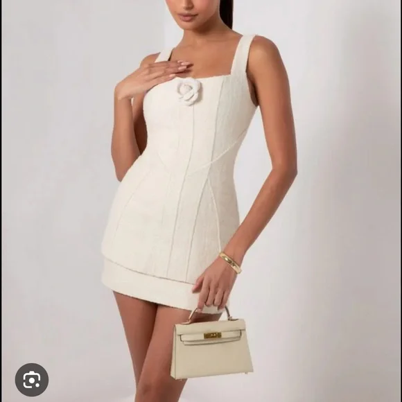 Heiress Beverly Hills cream boucle flower mini dress - Picture 4 of 5